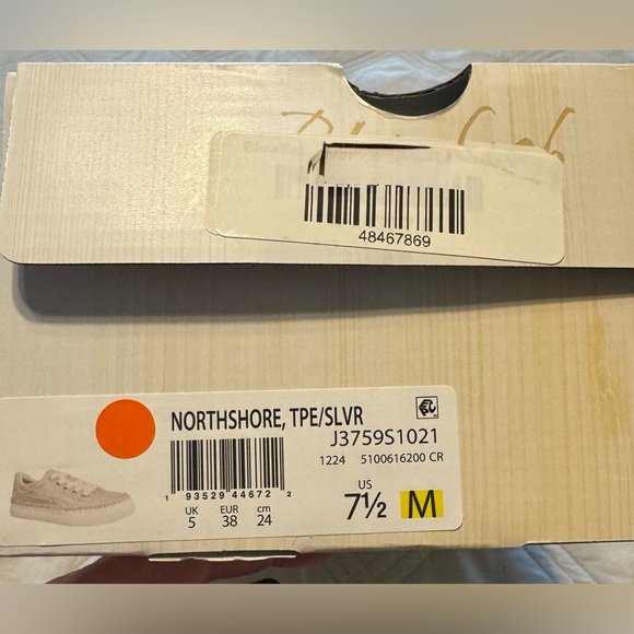 Brand New Trendy Blowfish Sneakers - Picture 2 of 9